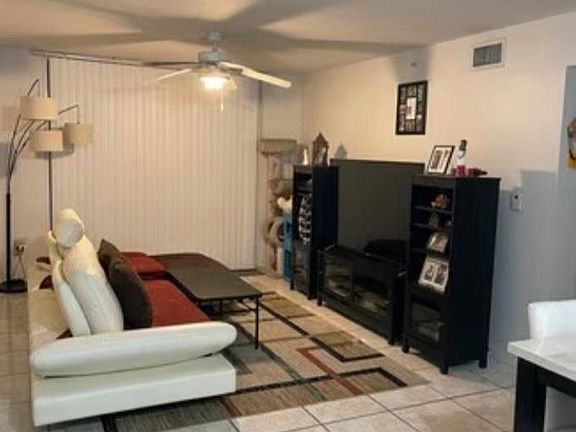 2nd image of 513 Villa Cir