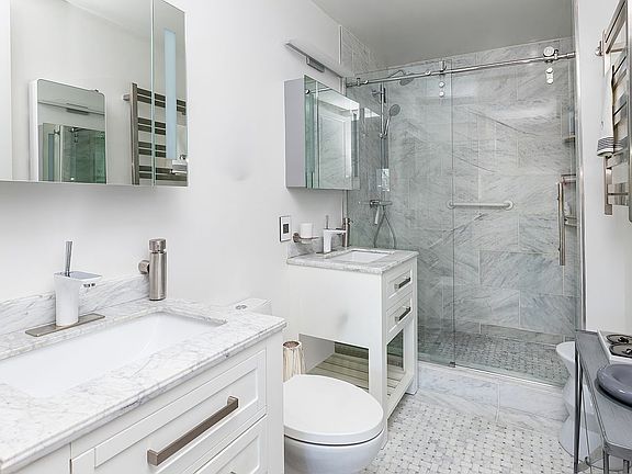 5th image of 300 E 59th St APT 607