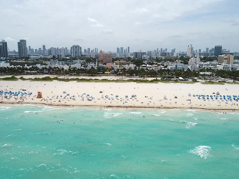 Ocean Dr — Photo 74