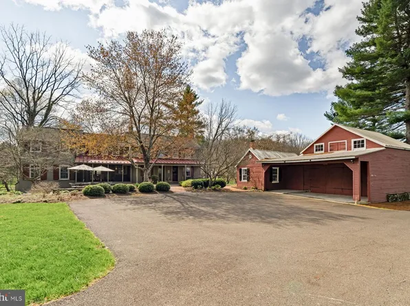 64 Valley Dr, Furlong, PA 18925