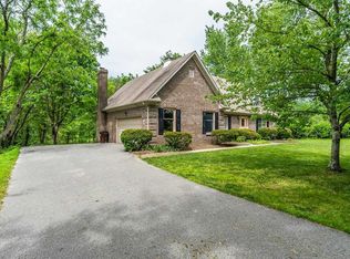 103 Spring Crest Dr, Nicholasville, KY 40356