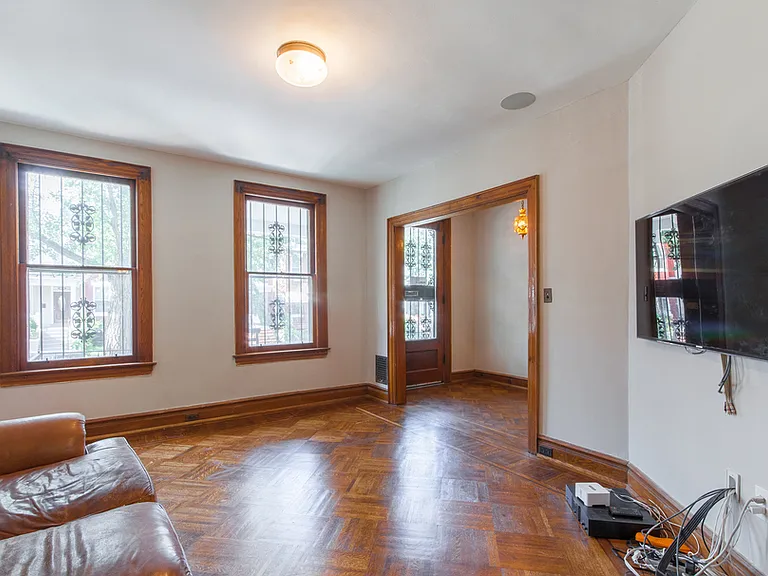 1358 Parkwood Pl NW — Photo 7