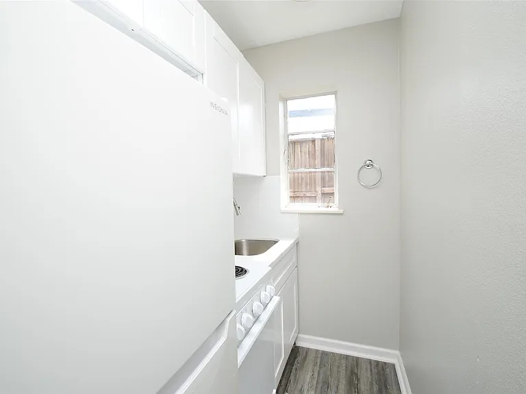 2501 Yoakum Blvd #3 — Photo 8