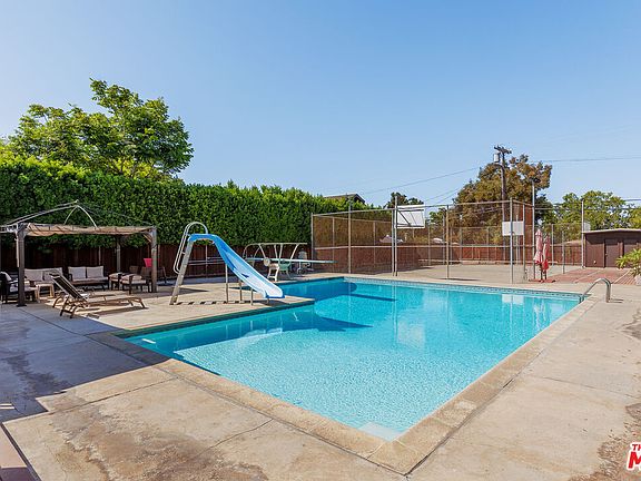 2nd image of 3407 Cabrillo Blvd