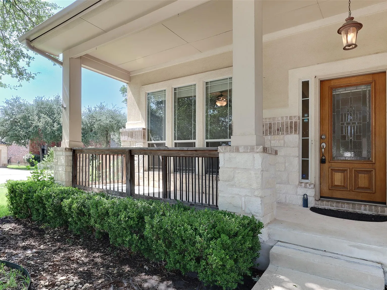 4 bed, 2.5 bath, 3573 sqft, $2,595 — Photo 3