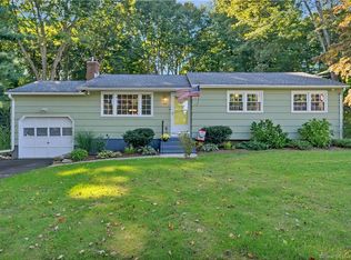 47 Long Hill Rd, Clinton, CT 06413