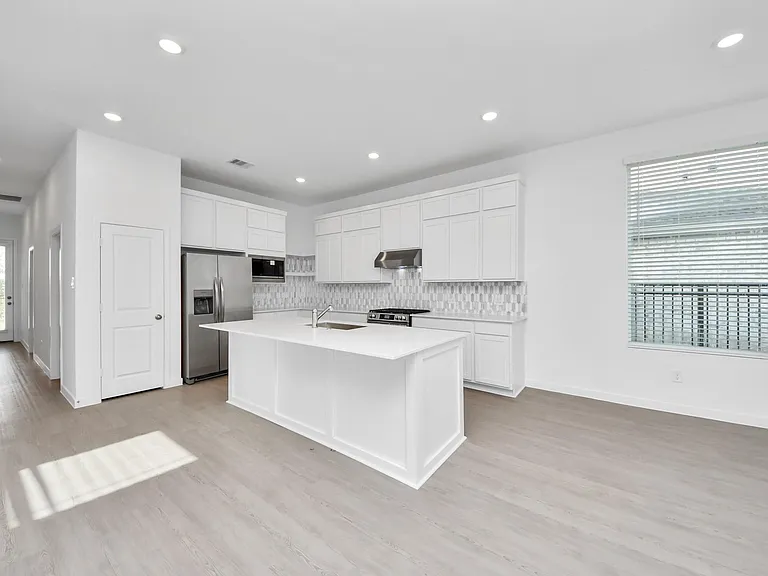 27443 Sunterra Village Dr — Photo 17