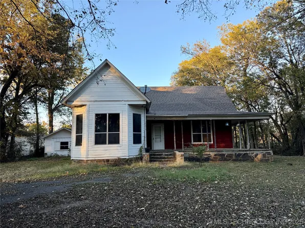 921 E Church St, Wagoner, OK 74467