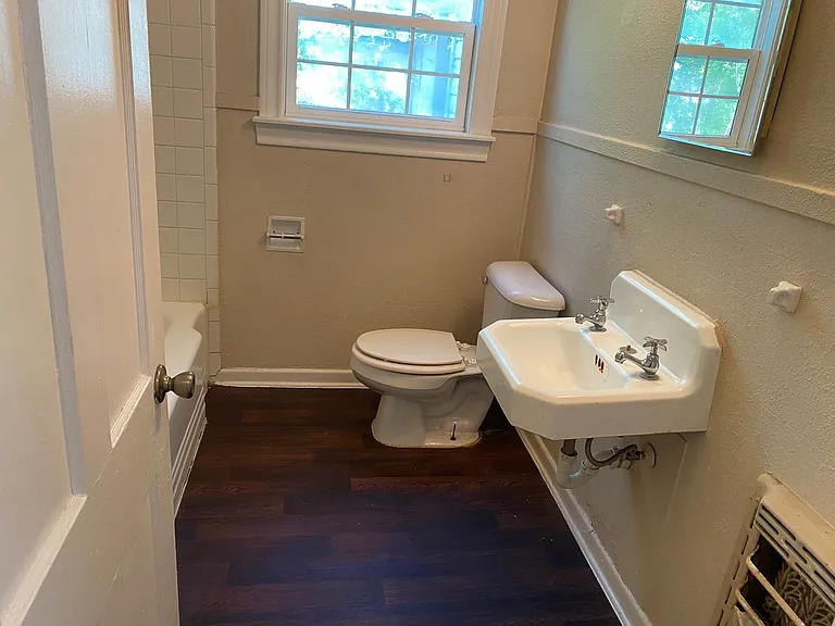 450 Overhill Dr — Photo 8