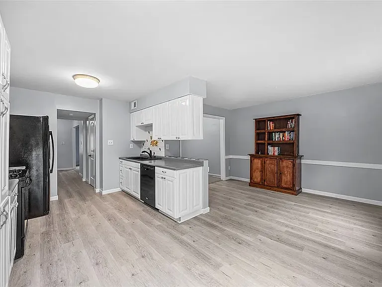402 Hunting Creek Rd — Photo 3