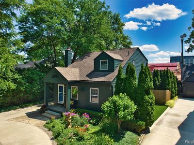 1060 Hazel St, Birmingham, MI, 48009
