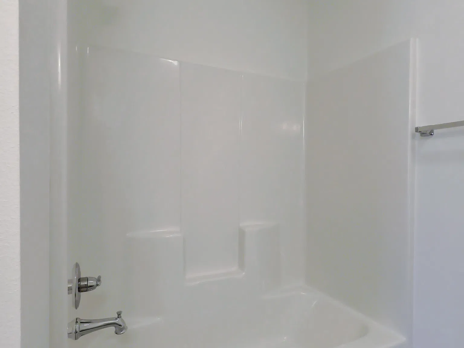 3 bed, 1422 sqft, $1,550 — Photo 3