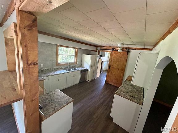 5th image of 7292 Sunset St