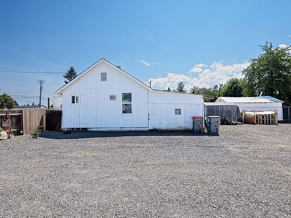 4th image of 2921 Table Rock Rd