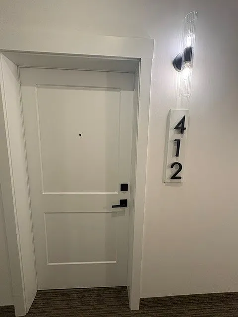 55 Lucas Way Northwest Calgary — Photo 3
