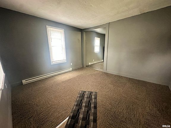 2nd image of 1702 E Carpenter St