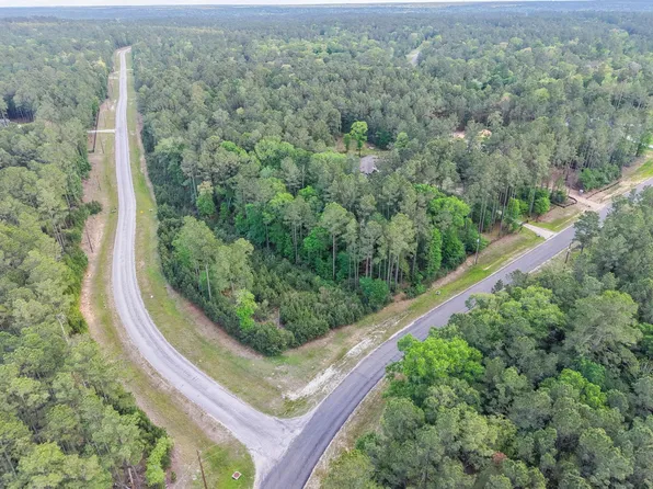 411 Sundog Rd, Huntsville, TX 77340
