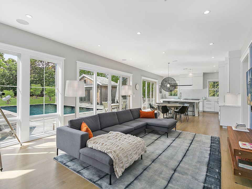 36 Barn Ln Bridgehampton NY Zillow