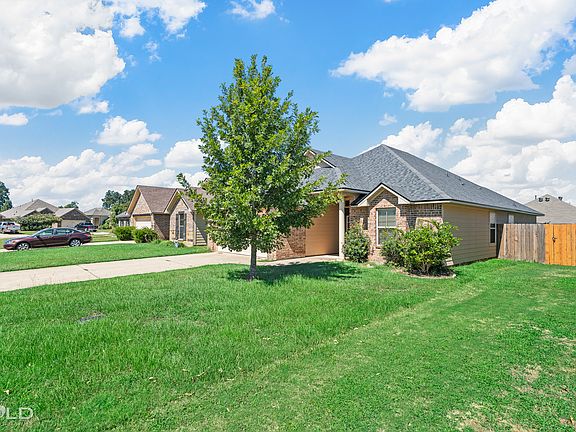 4th image of 3938 White Lake Dr