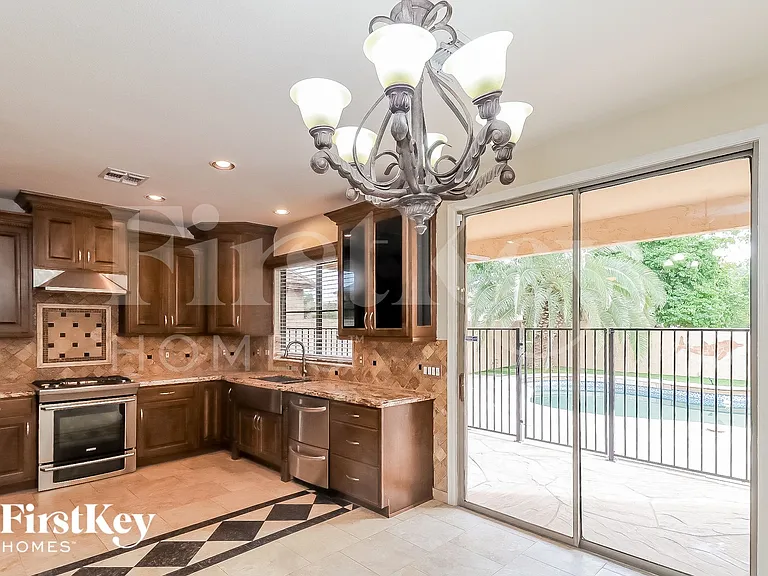 5777 W Golden Ln — Photo 6