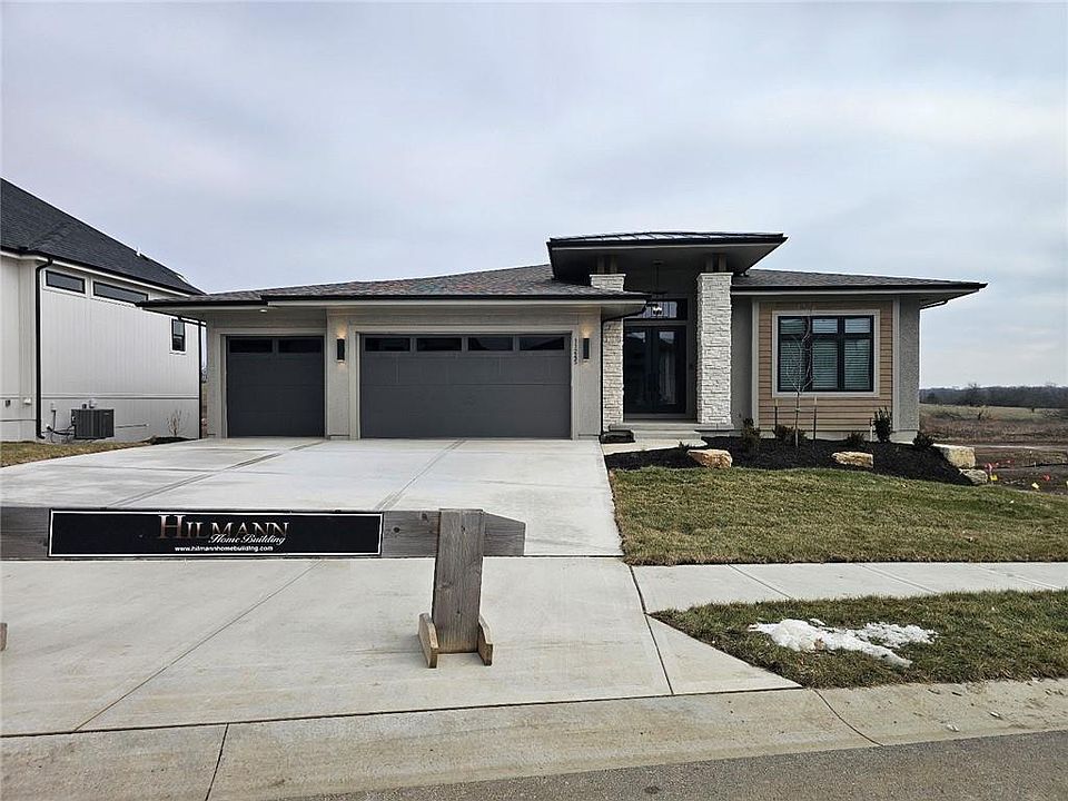 1st image of 11245 S Sunray Dr