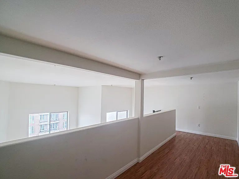 1042 S Kingsley Dr #Penthouse 2 — Photo 6