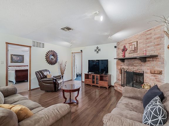 4th image of 3143 Meadow Pass