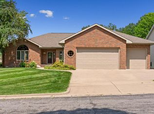 2332 Evenson Dr, Onalaska, WI 54650