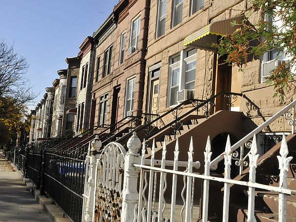 5th image of 617 Bainbridge St