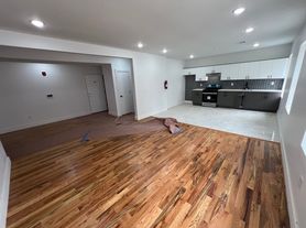 37 N Burnett St