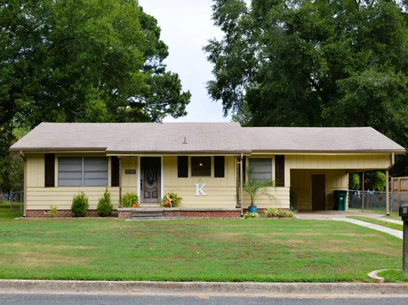 108 Hall St, New Boston, TX 75570