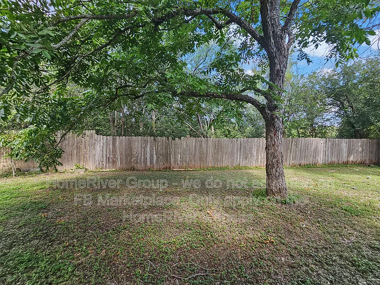 8823 Wellesley Manor Dr — Photo 20