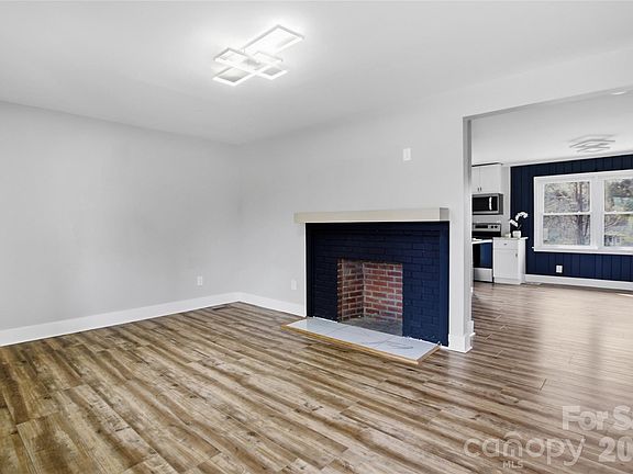 4th image of 423 S Rhyne St