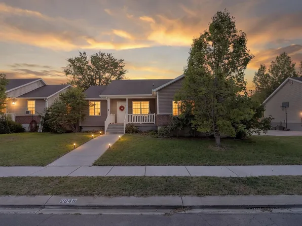 2048 E Juniper Dr, Eagle Mountain, UT 84005