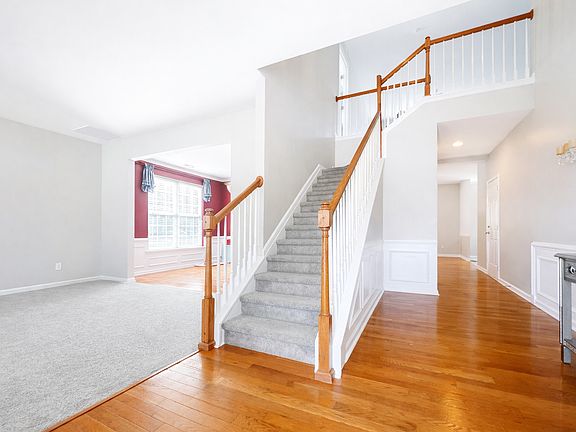 3rd image of 108 Saybrook Rd
