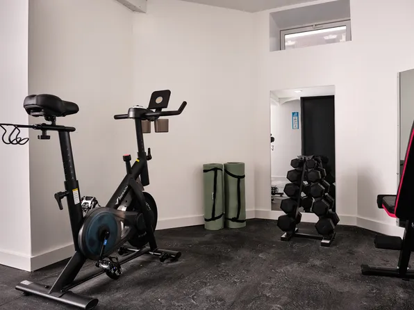 624 East 17th Street image 5 of 28