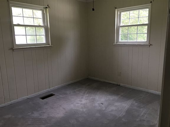 4th image of 3356 Sheila Cir