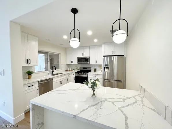 2407 Hallston St, Las Vegas, NV 89134