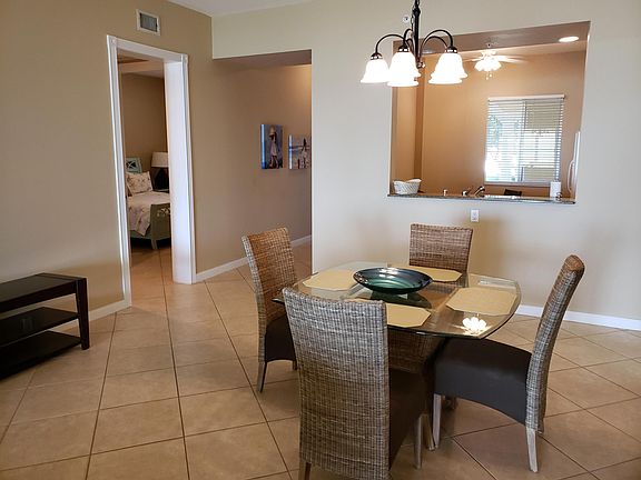 4th image of 22 Harbour Isle Drive W #102