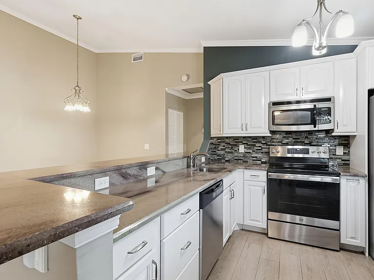 5694 Northpointe Ln — Photo 12