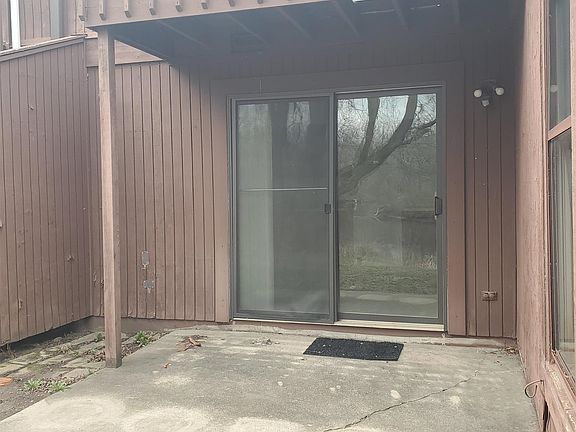 5th image of 5041 Woodlake Dr #A
