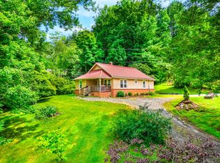 214 Firefly Rd, Whittier, NC 28789