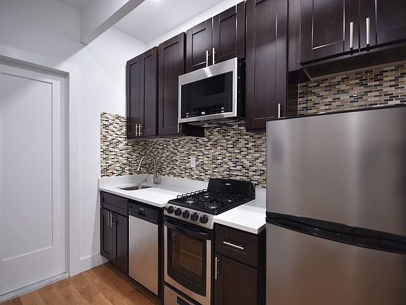 3rd image of 239 E 81st St #1DD