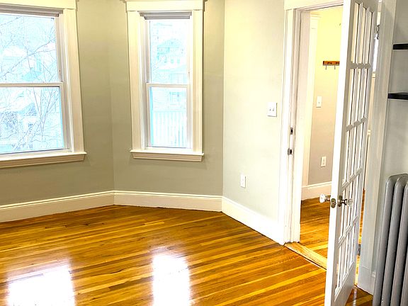 3rd image of 281 Belgrade Ave