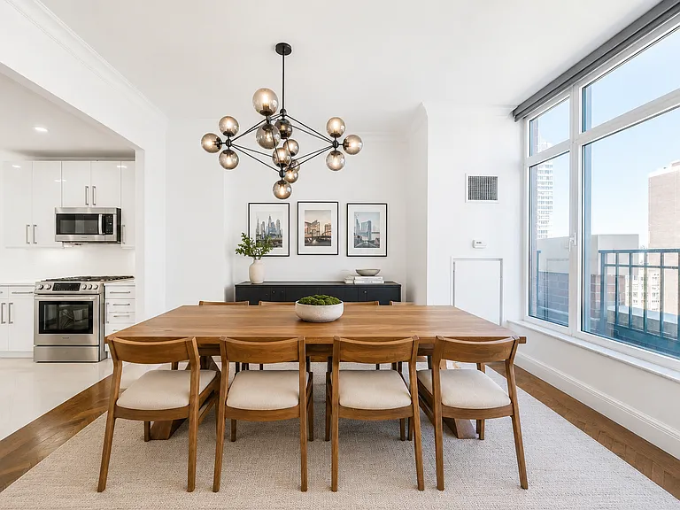 351 E 51st St #Penthouse 4A — Photo 5