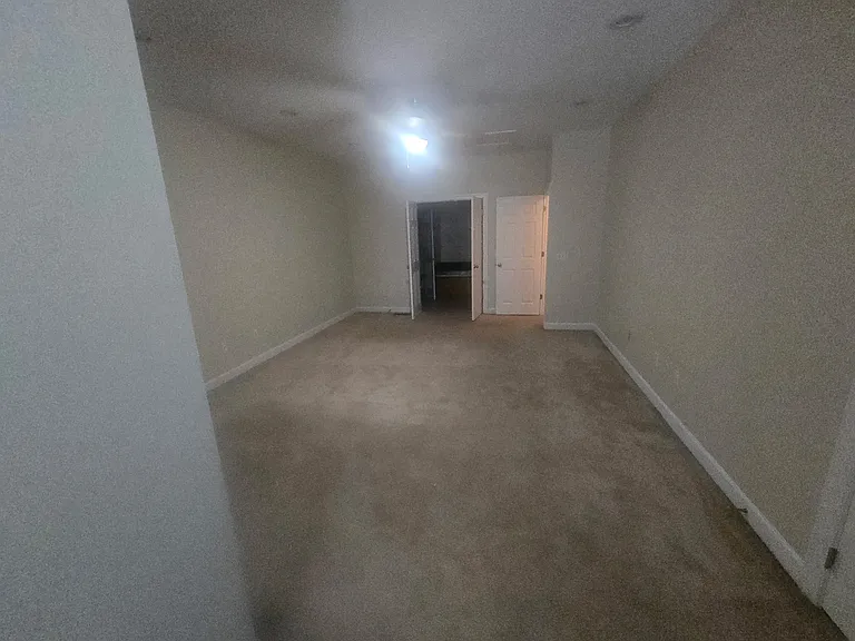 326 Stratford Dr — Photo 12