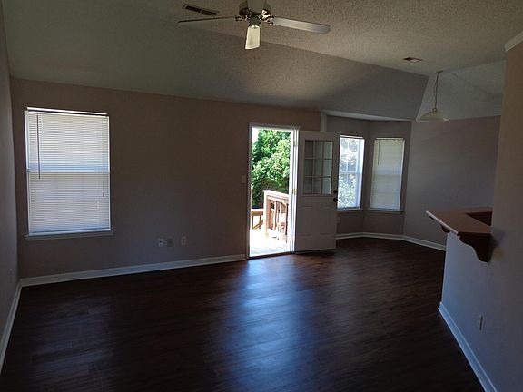 5th image of 108 Sugarwood Ct