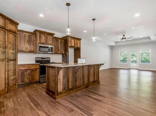6108 Park St, Shawnee, KS 66216