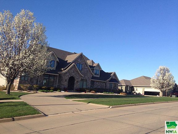 4th image of 6637 Whispering Creek Dr