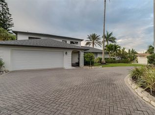 585 108th Ave N, Naples, FL 34108